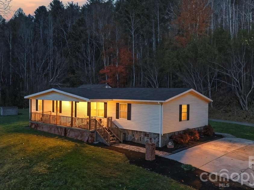 3066 Hartley Kincaid Place, Lenoir, NC 28645.  MLS# CAR4320707, YatesRealty ID 6683. 