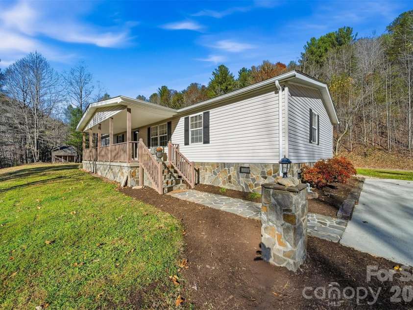 3066 Hartley Kincaid Place, Lenoir, NC 28645.  MLS# CAR4320707, YatesRealty ID 6683. 