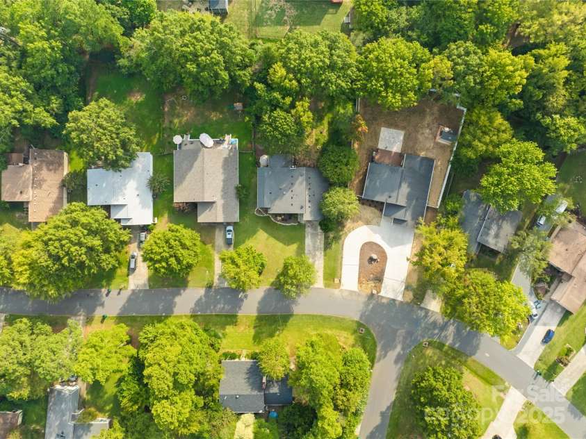 6741 Stillmeadow Drive, Charlotte, NC 28277.  MLS# CAR4241358, YatesRealty ID 6684. 