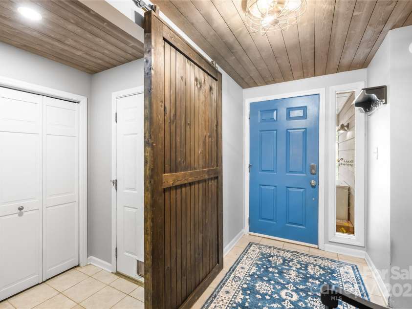 6741 Stillmeadow Drive, Charlotte, NC 28277.  MLS# CAR4241358, YatesRealty ID 6684. 
