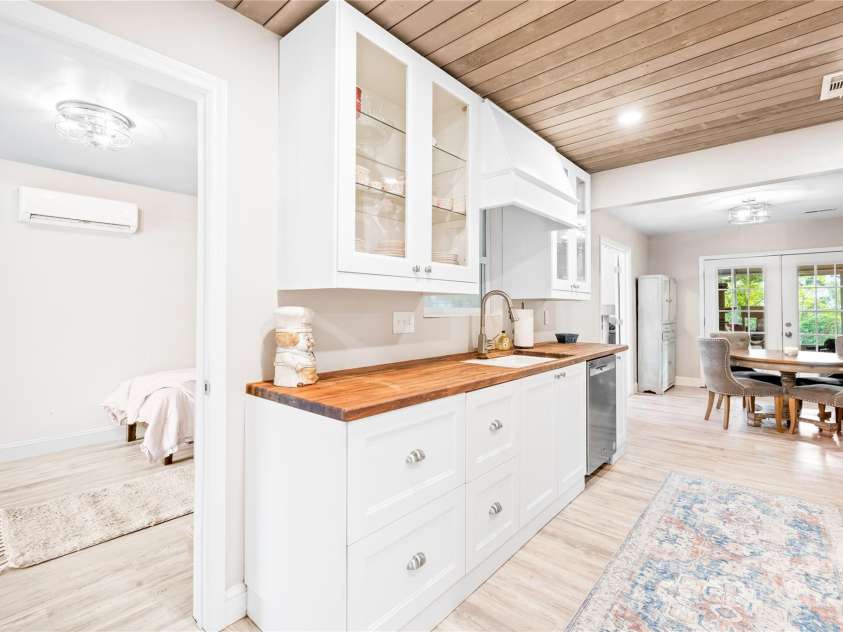 6741 Stillmeadow Drive, Charlotte, NC 28277.  MLS# CAR4241358, YatesRealty ID 6684. 