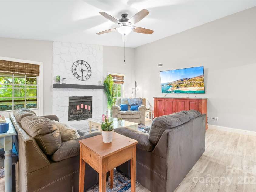 6741 Stillmeadow Drive, Charlotte, NC 28277.  MLS# CAR4241358, YatesRealty ID 6684. 