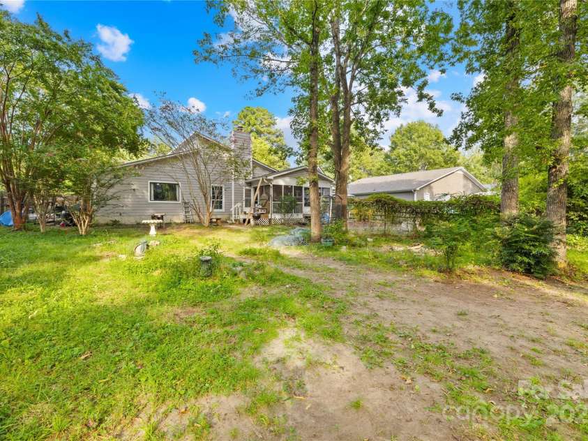 6741 Stillmeadow Drive, Charlotte, NC 28277.  MLS# CAR4241358, YatesRealty ID 6684. 