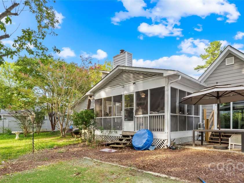 6741 Stillmeadow Drive, Charlotte, NC 28277.  MLS# CAR4241358, YatesRealty ID 6684. 