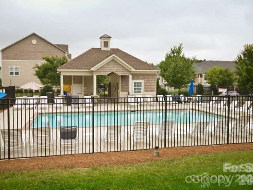 19105 Chandlers Landing Drive, Cornelius, NC 28031.  MLS# CAR4327884, YatesRealty ID 6685. 