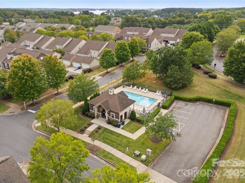 19105 Chandlers Landing Drive, Cornelius, NC 28031.  MLS# CAR4327884, YatesRealty ID 6685. 