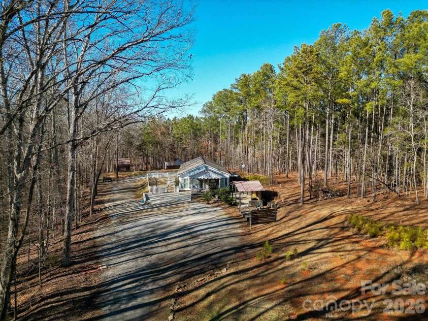 619 Hubbard Drive, Lancaster, SC 29720.  MLS# CAR4341417, YatesRealty ID 6686. 