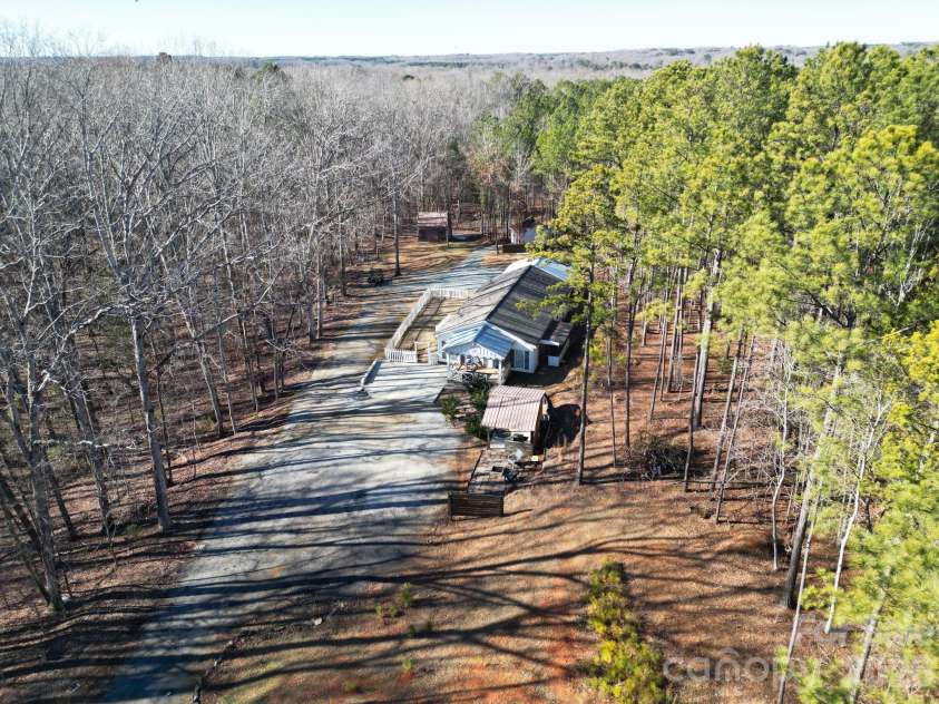 619 Hubbard Drive, Lancaster, SC 29720.  MLS# CAR4341417, YatesRealty ID 6686. 