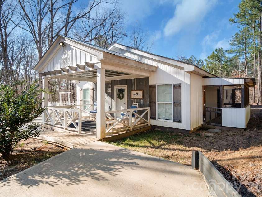 619 Hubbard Drive, Lancaster, SC 29720.  MLS# CAR4341417, YatesRealty ID 6686. 