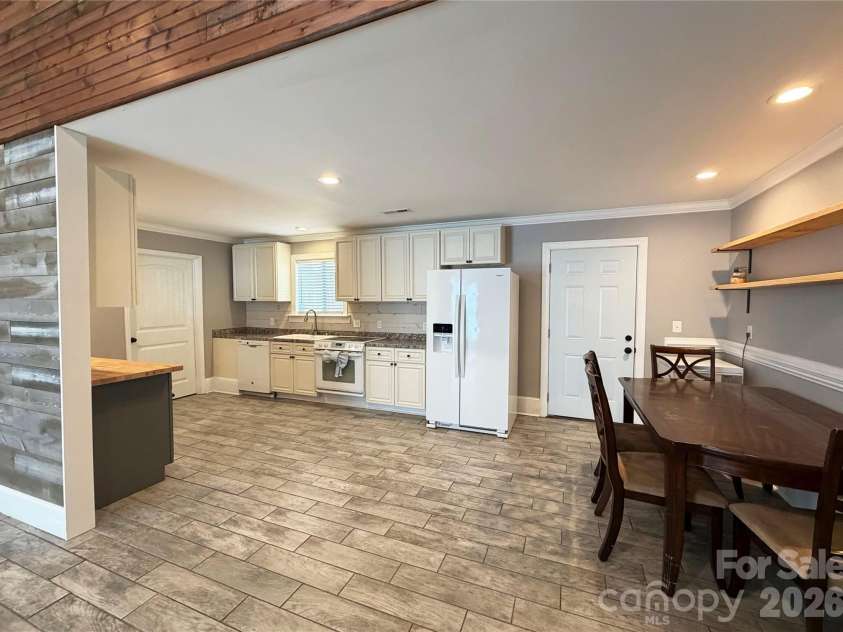 619 Hubbard Drive, Lancaster, SC 29720.  MLS# CAR4341417, YatesRealty ID 6686. 