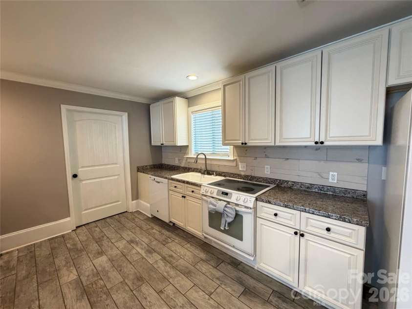 619 Hubbard Drive, Lancaster, SC 29720.  MLS# CAR4341417, YatesRealty ID 6686. 