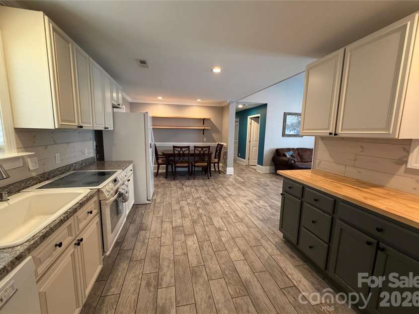 619 Hubbard Drive, Lancaster, SC 29720.  MLS# CAR4341417, YatesRealty ID 6686. 