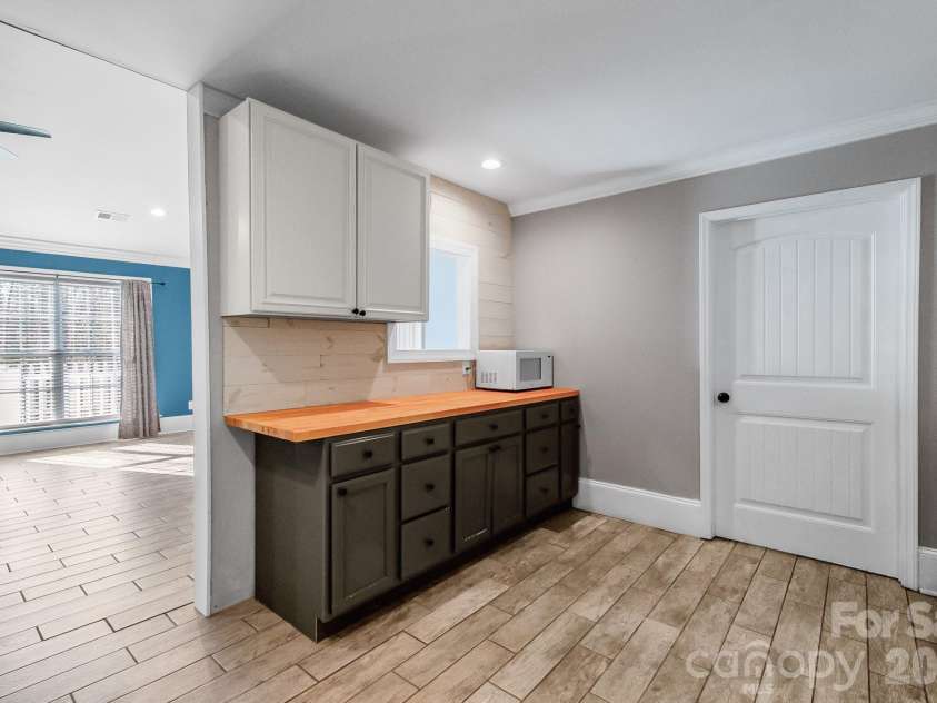 619 Hubbard Drive, Lancaster, SC 29720.  MLS# CAR4341417, YatesRealty ID 6686. 