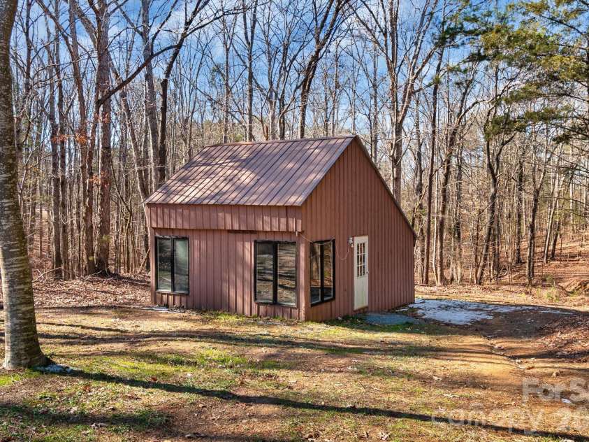 619 Hubbard Drive, Lancaster, SC 29720.  MLS# CAR4341417, YatesRealty ID 6686. 