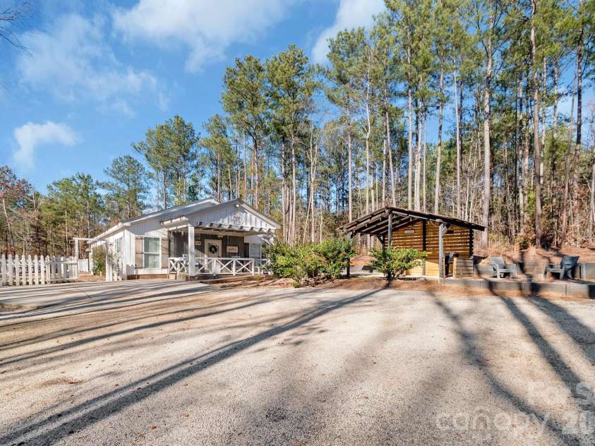 619 Hubbard Drive, Lancaster, SC 29720.  MLS# CAR4341417, YatesRealty ID 6686. 