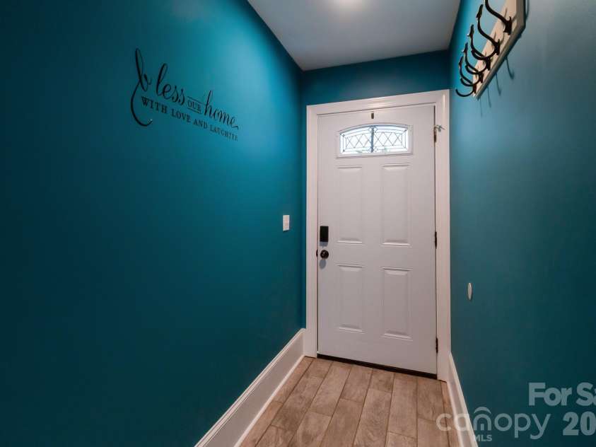 619 Hubbard Drive, Lancaster, SC 29720.  MLS# CAR4341417, YatesRealty ID 6686. Entryway