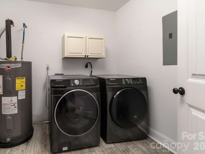 619 Hubbard Drive, Lancaster, SC 29720.  MLS# CAR4341417, YatesRealty ID 6686. Laundry Room