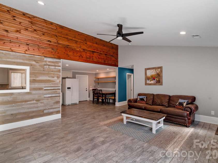 619 Hubbard Drive, Lancaster, SC 29720.  MLS# CAR4341417, YatesRealty ID 6686. Living Room