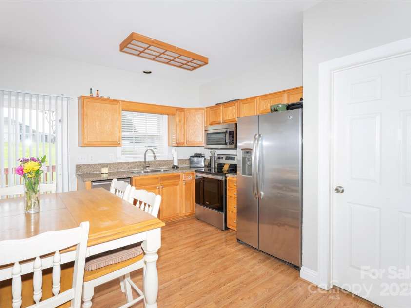 1556 Berkshire Drive, Newton, NC 28658.  MLS# CAR4248954, YatesRealty ID 6687. 