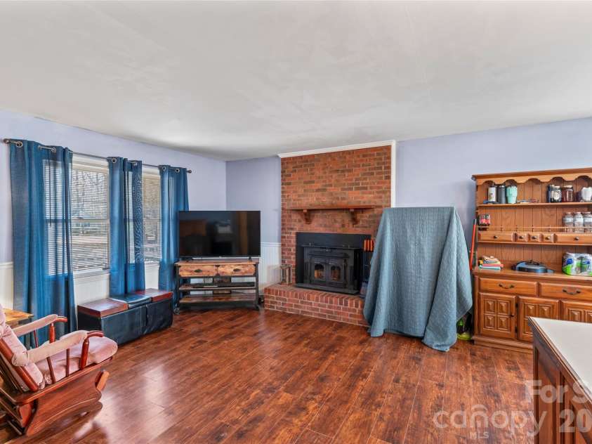 8615 Lochinvar Drive, Charlotte, NC 28227.  MLS# CAR4347229, YatesRealty ID 6688. 