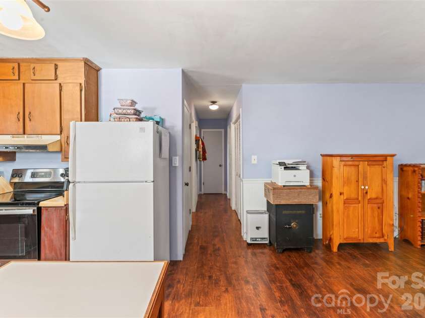 8615 Lochinvar Drive, Charlotte, NC 28227.  MLS# CAR4347229, YatesRealty ID 6688. 