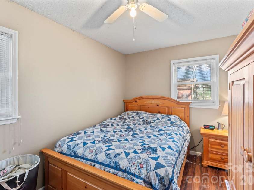8615 Lochinvar Drive, Charlotte, NC 28227.  MLS# CAR4347229, YatesRealty ID 6688. 