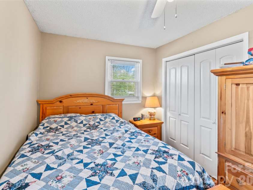 8615 Lochinvar Drive, Charlotte, NC 28227.  MLS# CAR4347229, YatesRealty ID 6688. 