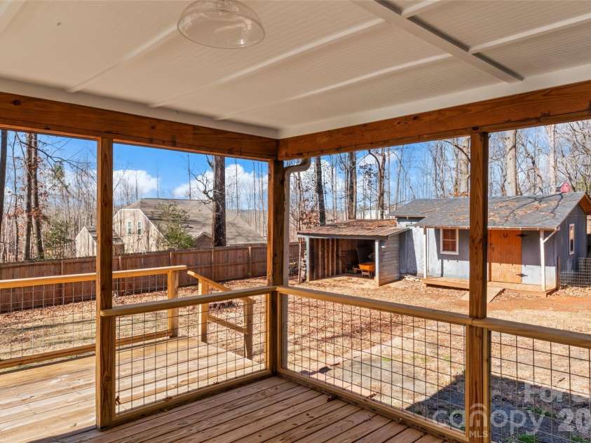 8615 Lochinvar Drive, Charlotte, NC 28227.  MLS# CAR4347229, YatesRealty ID 6688. 