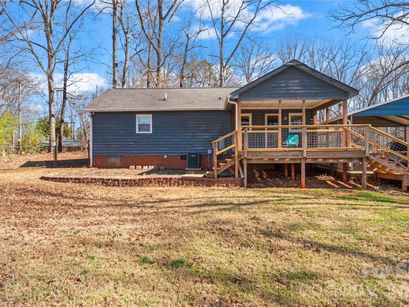 8615 Lochinvar Drive, Charlotte, NC 28227.  MLS# CAR4347229, YatesRealty ID 6688. 