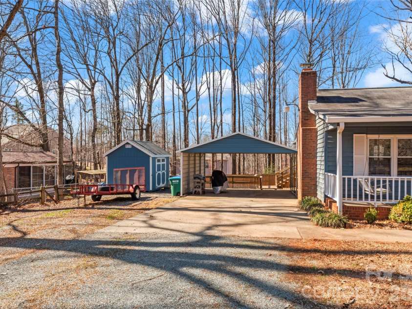8615 Lochinvar Drive, Charlotte, NC 28227.  MLS# CAR4347229, YatesRealty ID 6688. 