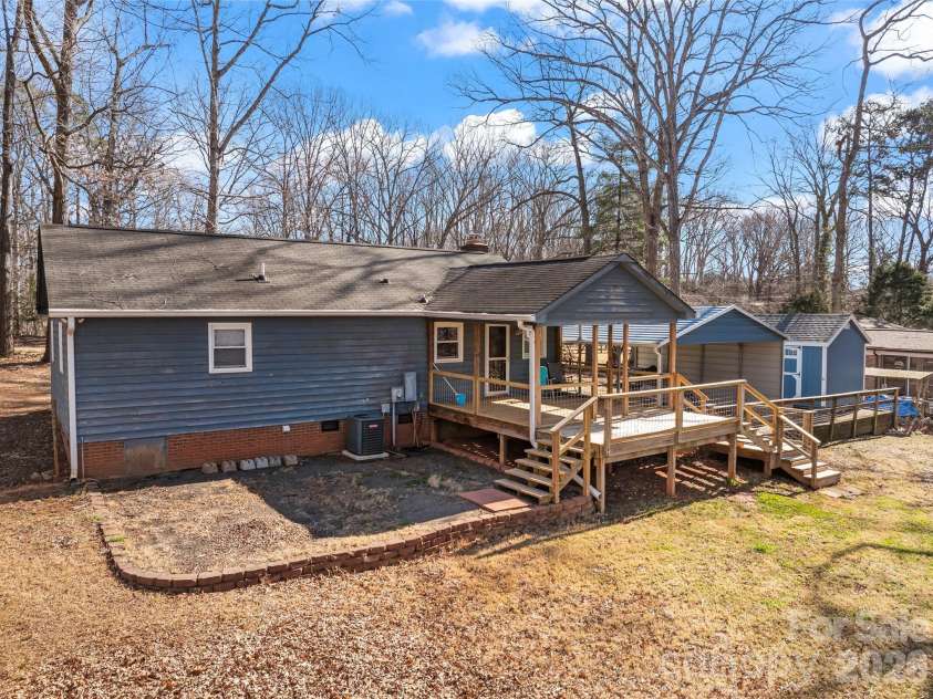 8615 Lochinvar Drive, Charlotte, NC 28227.  MLS# CAR4347229, YatesRealty ID 6688. 