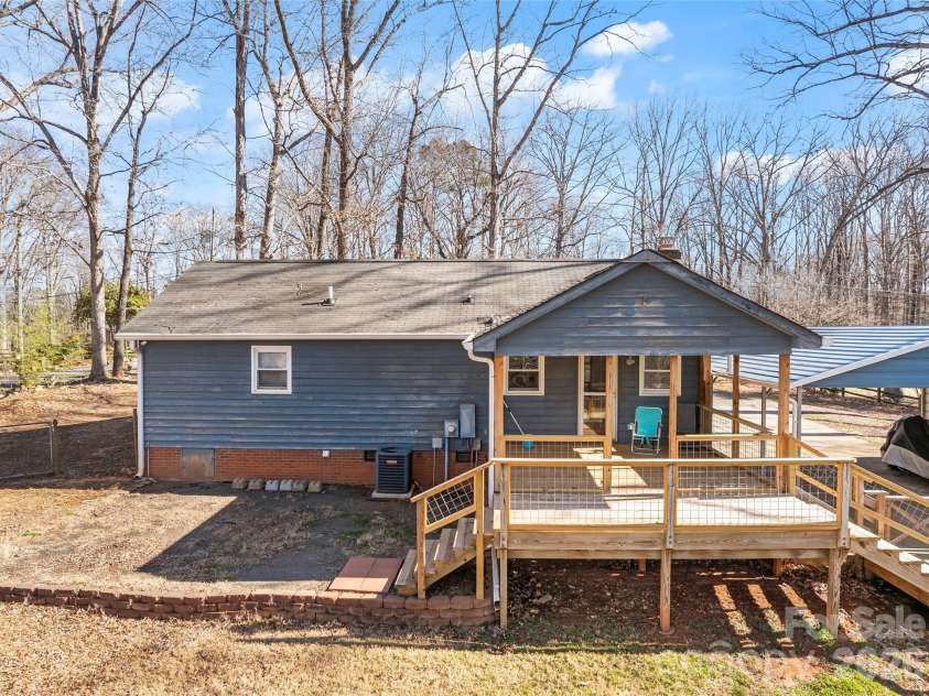 8615 Lochinvar Drive, Charlotte, NC 28227.  MLS# CAR4347229, YatesRealty ID 6688. 