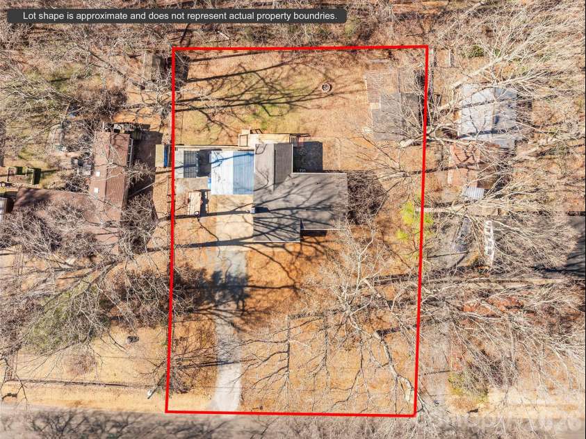 8615 Lochinvar Drive, Charlotte, NC 28227.  MLS# CAR4347229, YatesRealty ID 6688. 