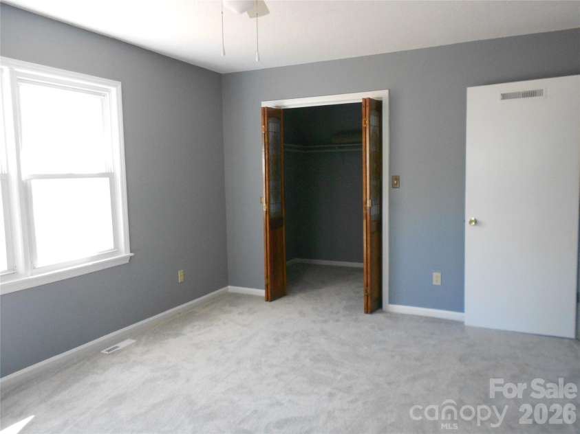 8615 Lochinvar Drive, Charlotte, NC 28227.  MLS# CAR4347229, YatesRealty ID 6688. 