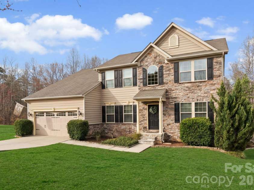 788 Rosegate Drive, Gastonia, NC 28056.  MLS# CAR4354667, YatesRealty ID 6689. 
