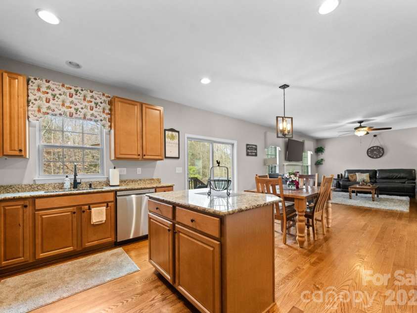 788 Rosegate Drive, Gastonia, NC 28056.  MLS# CAR4354667, YatesRealty ID 6689. 