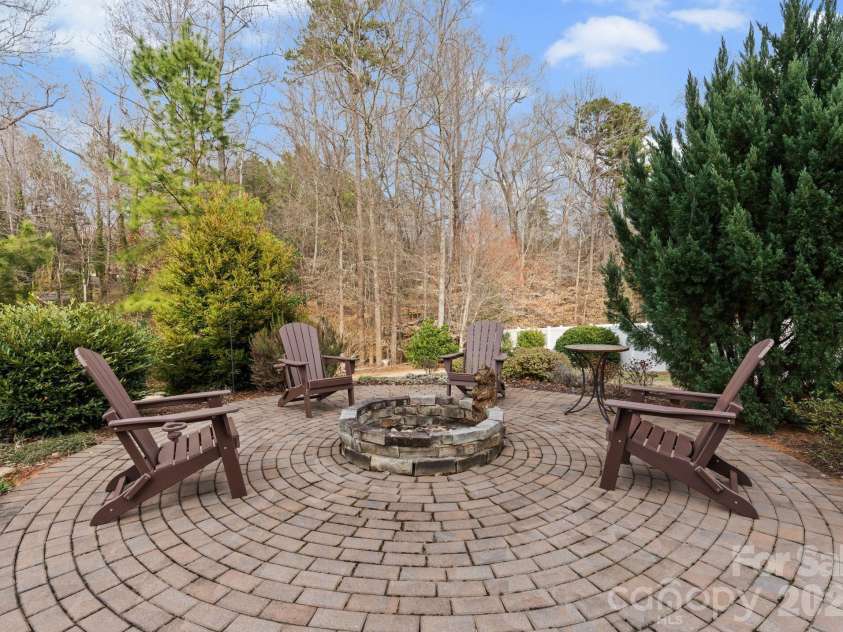 788 Rosegate Drive, Gastonia, NC 28056.  MLS# CAR4354667, YatesRealty ID 6689. 