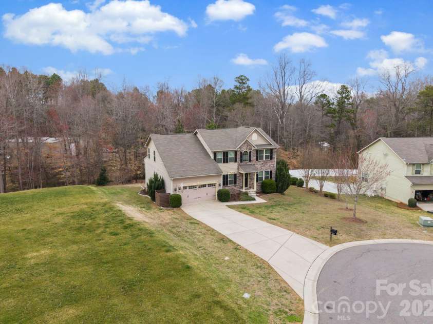 788 Rosegate Drive, Gastonia, NC 28056.  MLS# CAR4354667, YatesRealty ID 6689. 