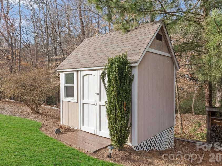788 Rosegate Drive, Gastonia, NC 28056.  MLS# CAR4354667, YatesRealty ID 6689. 