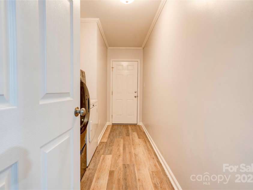 812 Kings Road, Shelby, NC 28150.  MLS# CAR4268034, YatesRealty ID 669. Laundry/Side Entrance