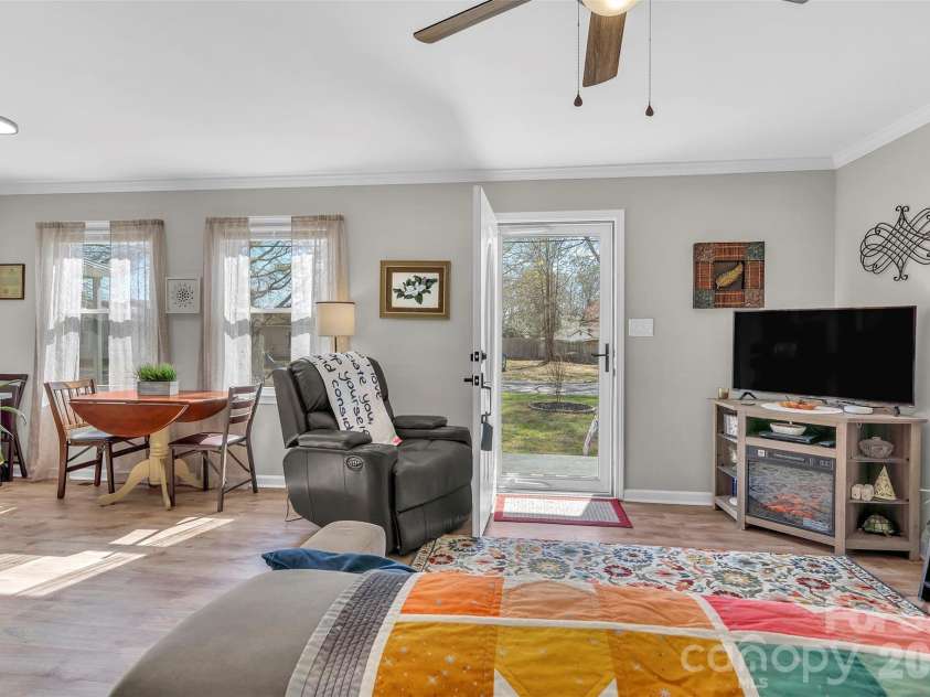 105 Hilltop Lane, Clover, SC 29710.  MLS# CAR4357323, YatesRealty ID 6690. 