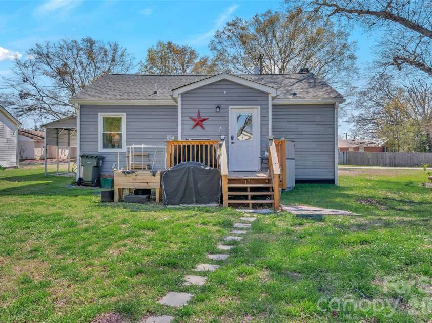 105 Hilltop Lane, Clover, SC 29710.  MLS# CAR4357323, YatesRealty ID 6690. 