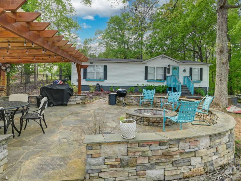 2075 Great North Road, Winnsboro, SC 29180.  MLS# CAR4249028, YatesRealty ID 6690. 
