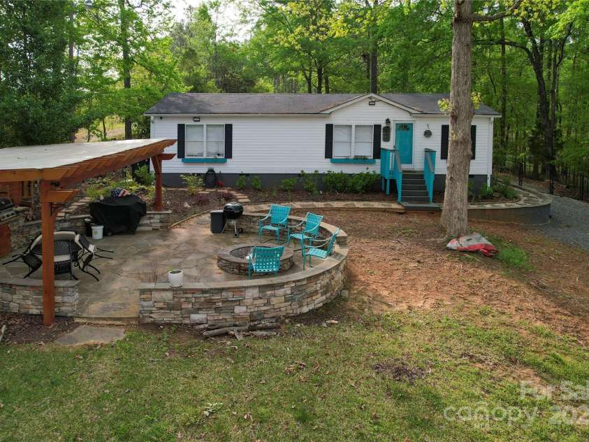 2075 Great North Road, Winnsboro, SC 29180.  MLS# CAR4249028, YatesRealty ID 6690. 