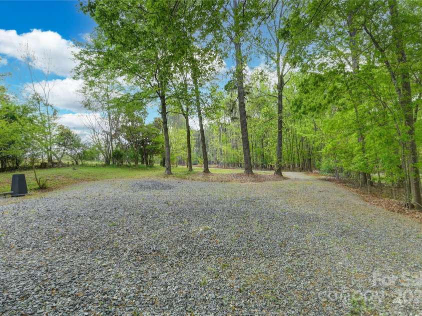 2075 Great North Road, Winnsboro, SC 29180.  MLS# CAR4249028, YatesRealty ID 6690. 