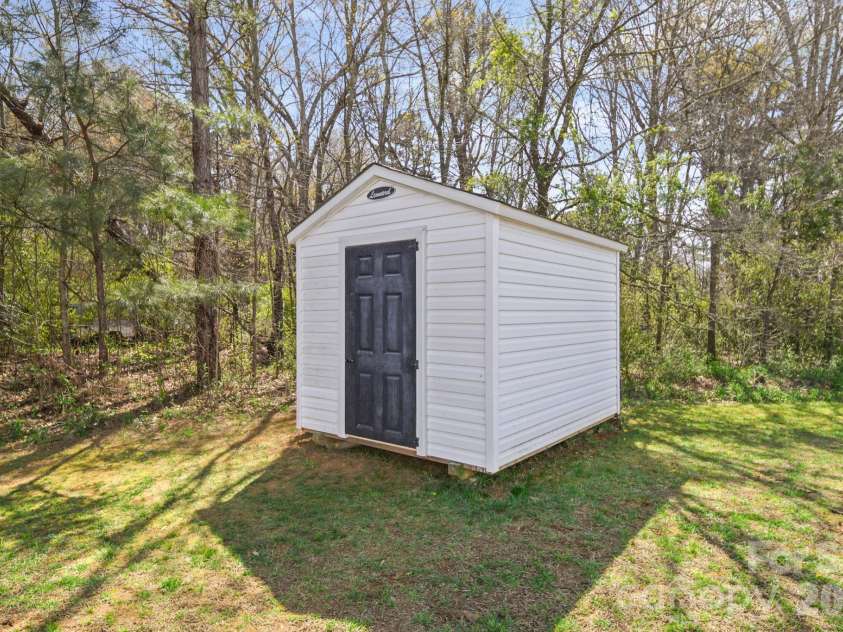 4102 Pigg Mattox Road, Monroe, NC 28112.  MLS# CAR4359722, YatesRealty ID 6691. 