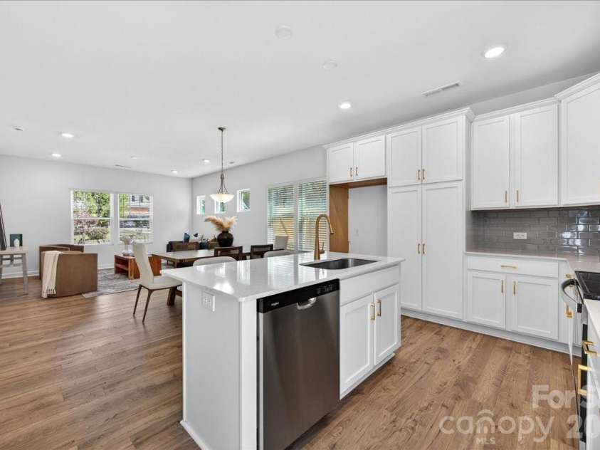 5310 Lantana Avenue, Charlotte, NC 28205.  MLS# CAR4357229, YatesRealty ID 6692. 