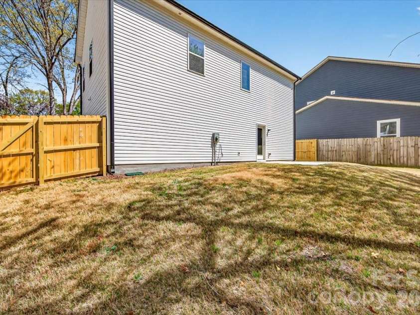 5310 Lantana Avenue, Charlotte, NC 28205.  MLS# CAR4357229, YatesRealty ID 6692. 