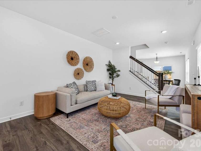 2032 Mandarin Boulevard, Charlotte, NC 28205.  MLS# CAR4360218, YatesRealty ID 6693. 