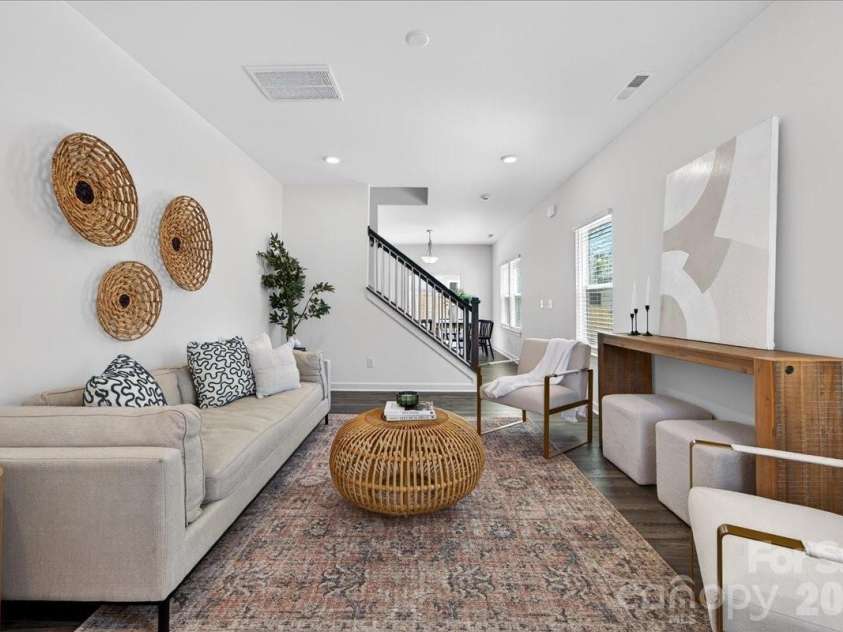 2032 Mandarin Boulevard, Charlotte, NC 28205.  MLS# CAR4360218, YatesRealty ID 6693. 